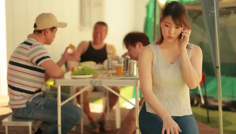 ông xã khờ để vợ tham gia sự kiện cắm trại với mấy gã cạnh nhà và cái kết